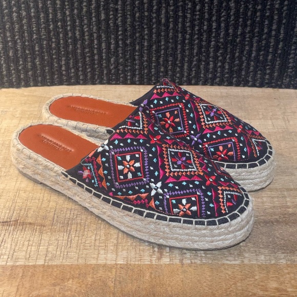 American Eagle Boho Embroidered Espadrille Mules - Size 7 - Picture 1 of 7